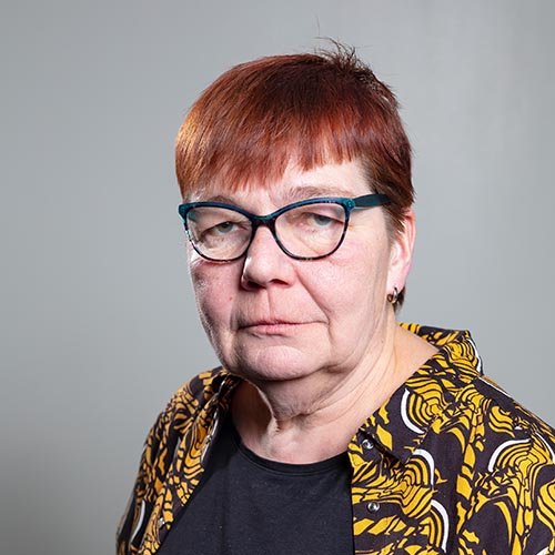 SASKin työntekijä Tarja Valtonen kasvokuvassa