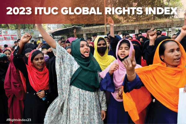 Huiviapäisiä naisia osoittamassa mieltä. teksti " ITUC Global Rights Index 2023"