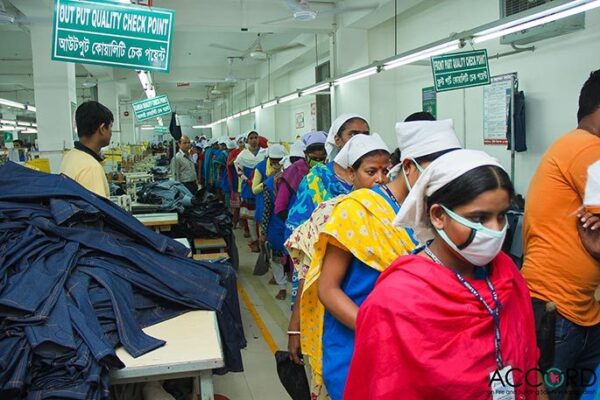 Vaatevallankumous – Miten Bangladeshin suuronnettomuus muutti vaateteollisuutta?