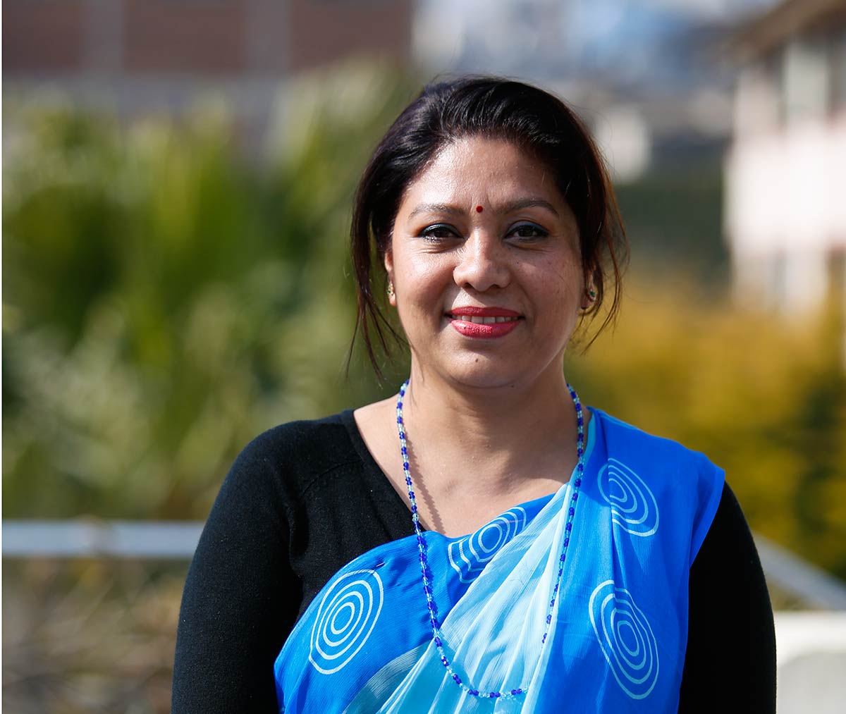 Nepalilainen vapaaehtoinen terveydenhoitaja Jyotsna Sindukar